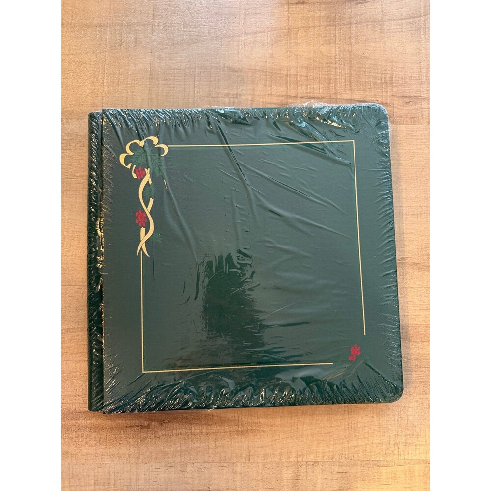 Creative Memories Christmas Album 12x12 Green Red Gold Scrapbook